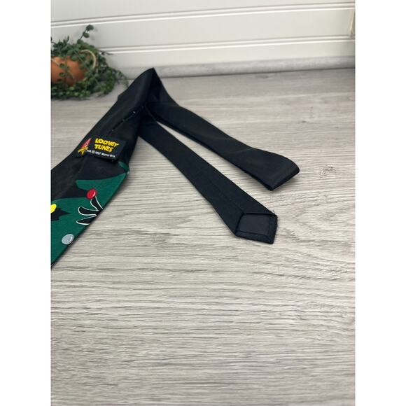 Looney Toons Christmas Tie with Tasmanian Devil Taz & Daffy Duck - Picture 9 of 9